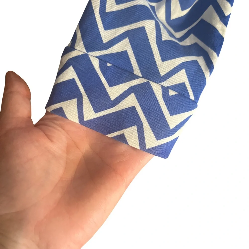 Diane Von Furstenberg Julian Blue and White Geometric Pattern Mini Wrap Dress - Picture 6 of 10